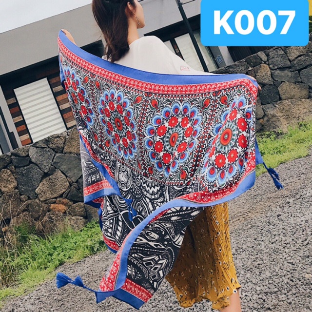 Khăn đi biển màu sắc