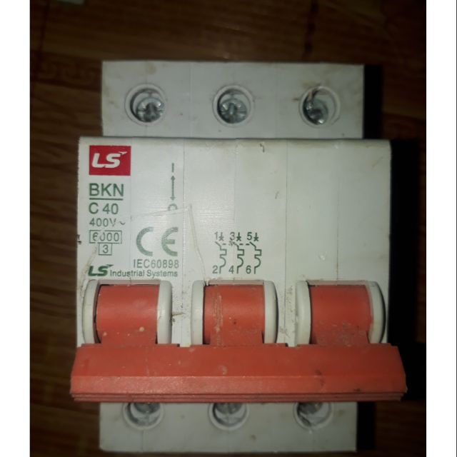 Aptomat 3 pha MCB LS 40A