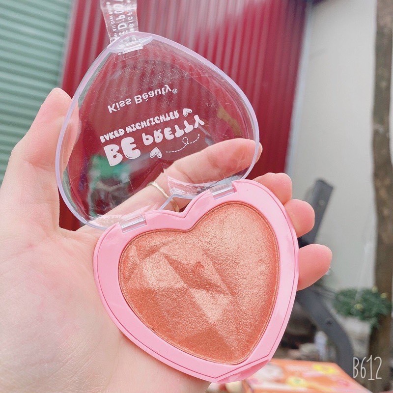 Phấn bắt sáng trái tim Be Pretty của kissbeauty