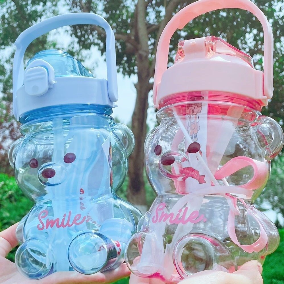 GG Bình Đựng Nước 1100ml Hình Gấu Dễ Thương Kèm Dây Đeo Trẻ Trung Năng Động - Dumi Shop