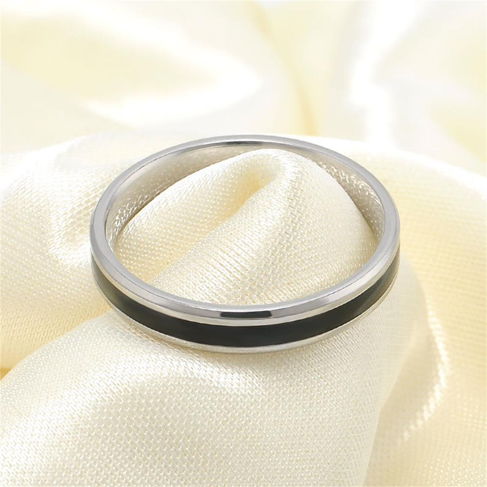 Nhẫn Titan Màu Đen Kích Thước 4/6MM Dành Cho Cặp Đôi