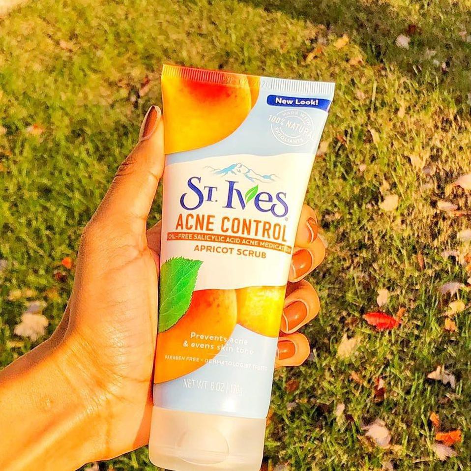 Tẩy tế bào chết mặt St.Ives Acne Control Apricot Scrub ( 170g )