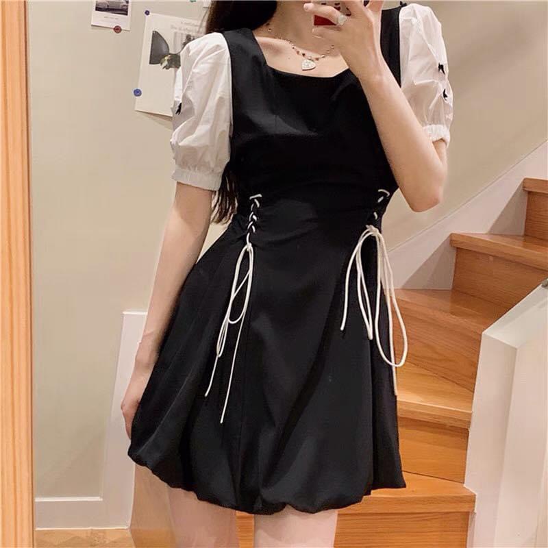 Mina Dress - Váy Đen Phối Tay Nơ Trắng Đan Dây Buộc Eo - Đầm Khóa Kéo Chun Tay Bồng Dáng Ngắn Hàn Quốc GenZ