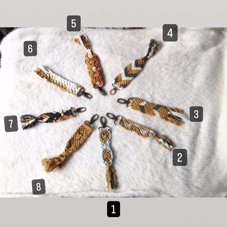 Móc khóa macrame handmade tông màu vàng treo balo túi xách