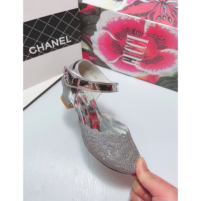 Giầy cao gót trẻ em