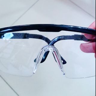 Kính Bảo Hộ không hấp hơi,chống bám bụi.chống tia uv.chống bể,chống gẫy.phòng chống dịch