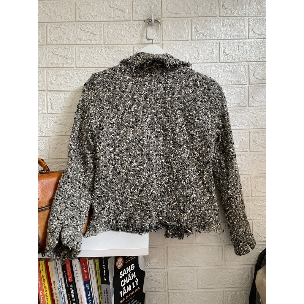 Áo khoác dạ cổ V viền bèo