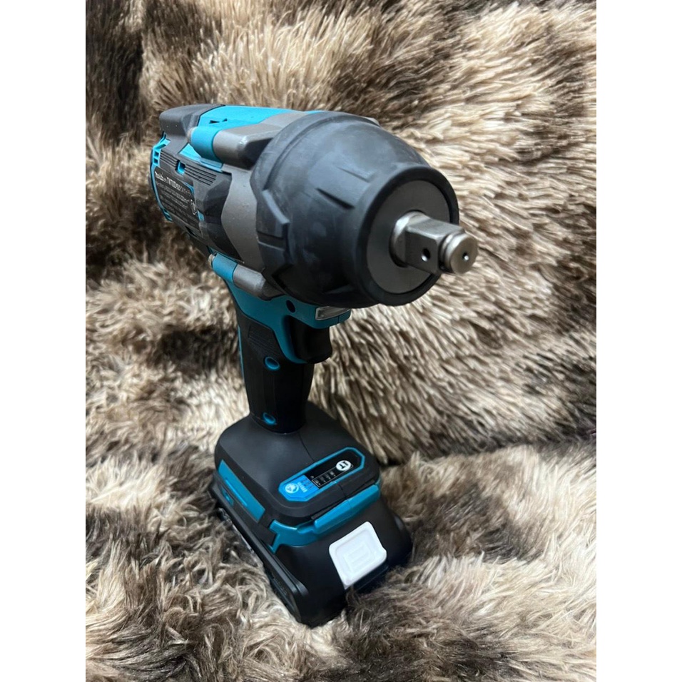 Thân máy siết bulong siêu to chân pin Makita 18V lực 700 NM. BN.