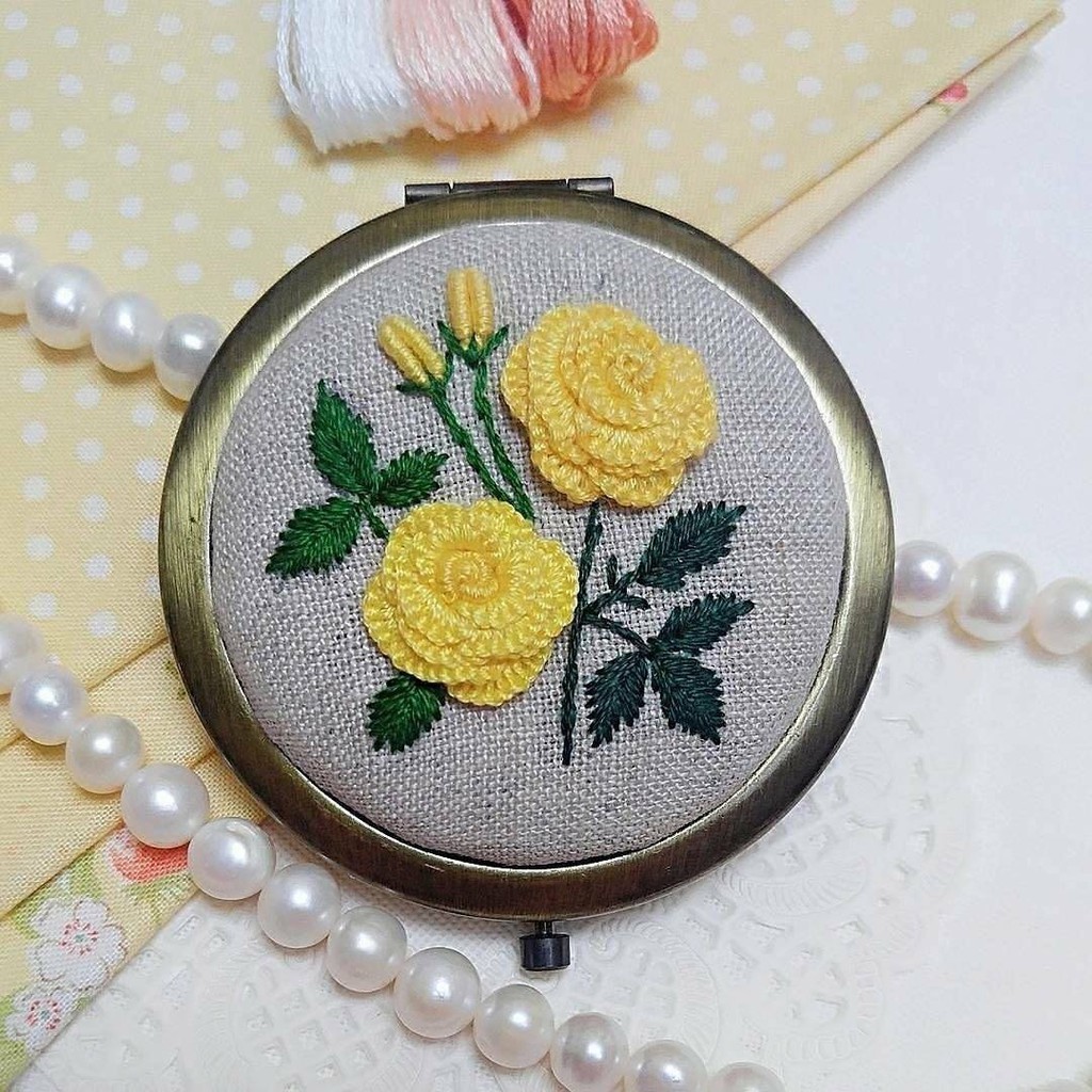 Gương cầm tay Thêu Handmade  - LỘC Homeis