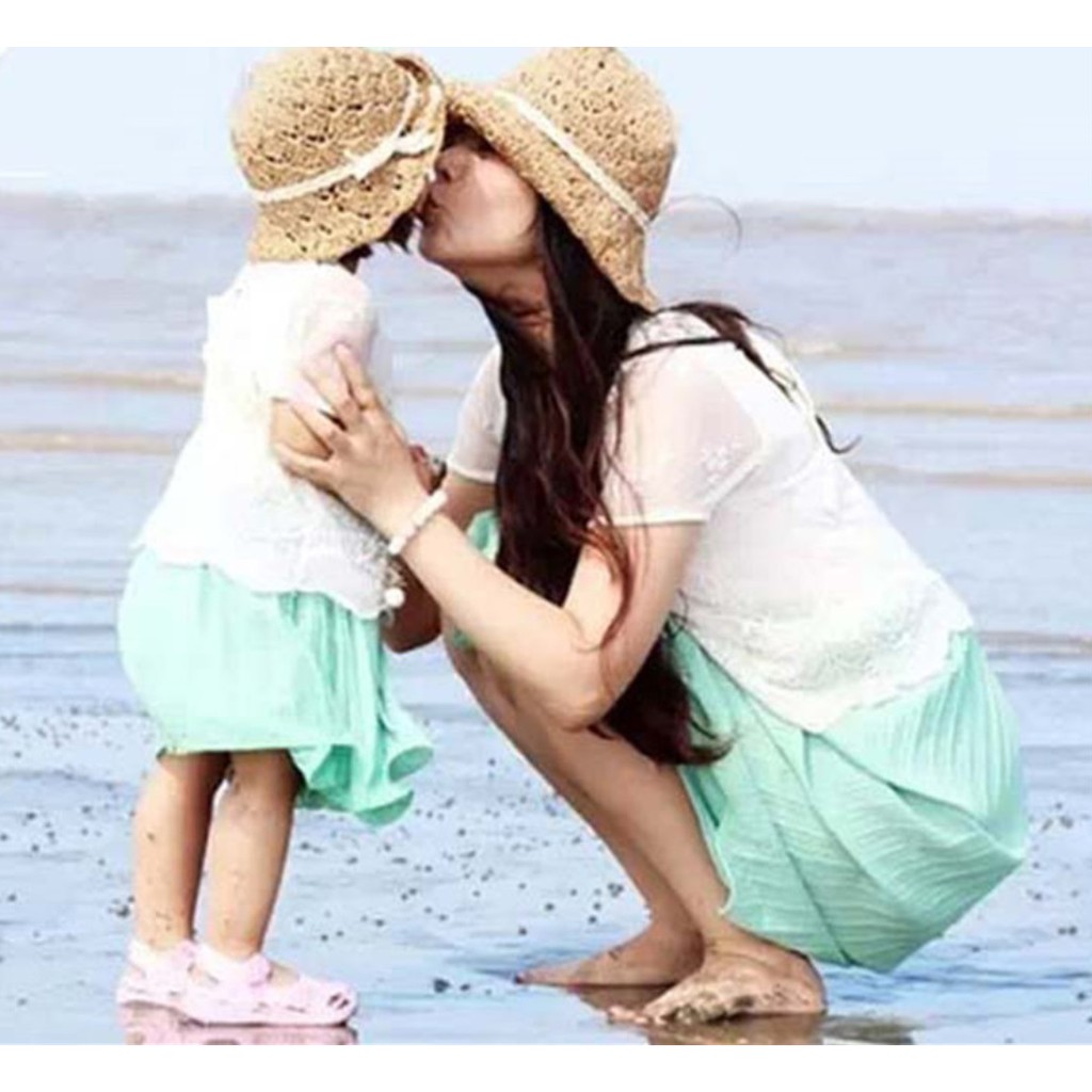 Mũ đi biển mẹ con