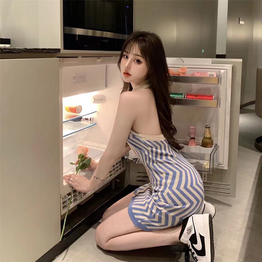 Váy body phối màu 2 dây len tăm cổ cực xinh