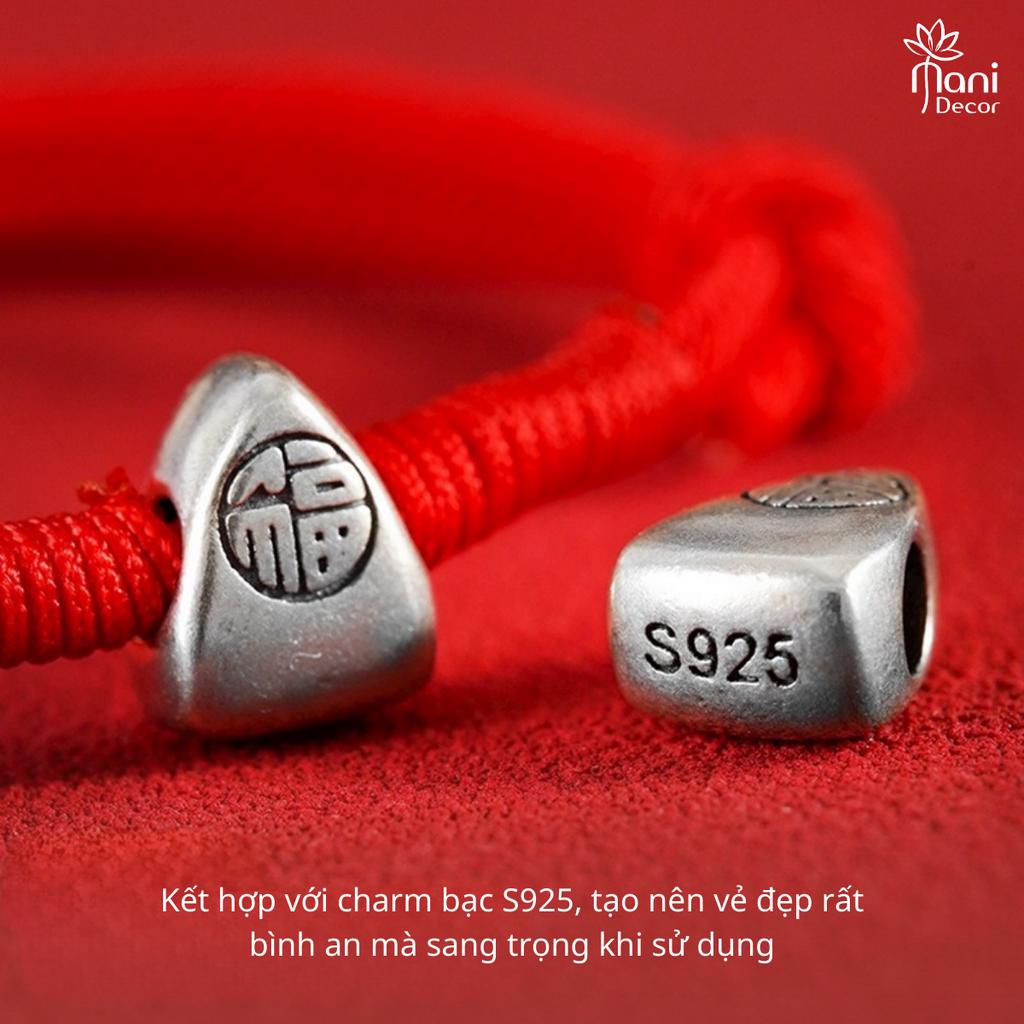 Vòng tay chỉ đỏ ngũ sắc mix charm bình an - Mani Decor