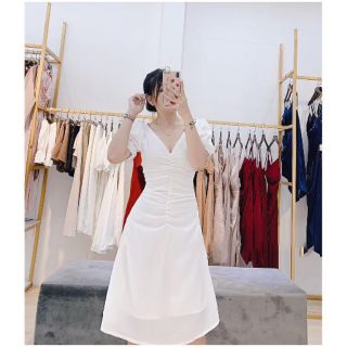 Đầm trắng nhún cổ V chốt live 125k