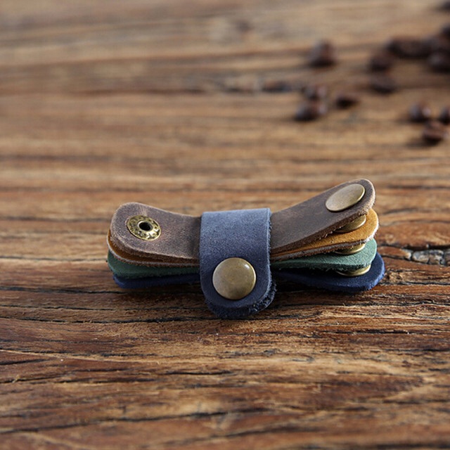 [DA THẬT]Combo 2 Kẹp Cố Định Dây Tai Nghe Dây Sạc Da Bò Thật | BigBuy360 - bigbuy360.vn