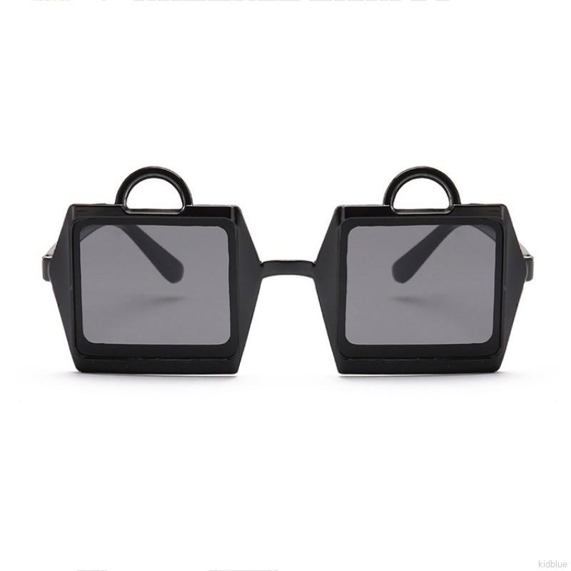 Kính mát gọng vuông phong cách thời trang cho bé