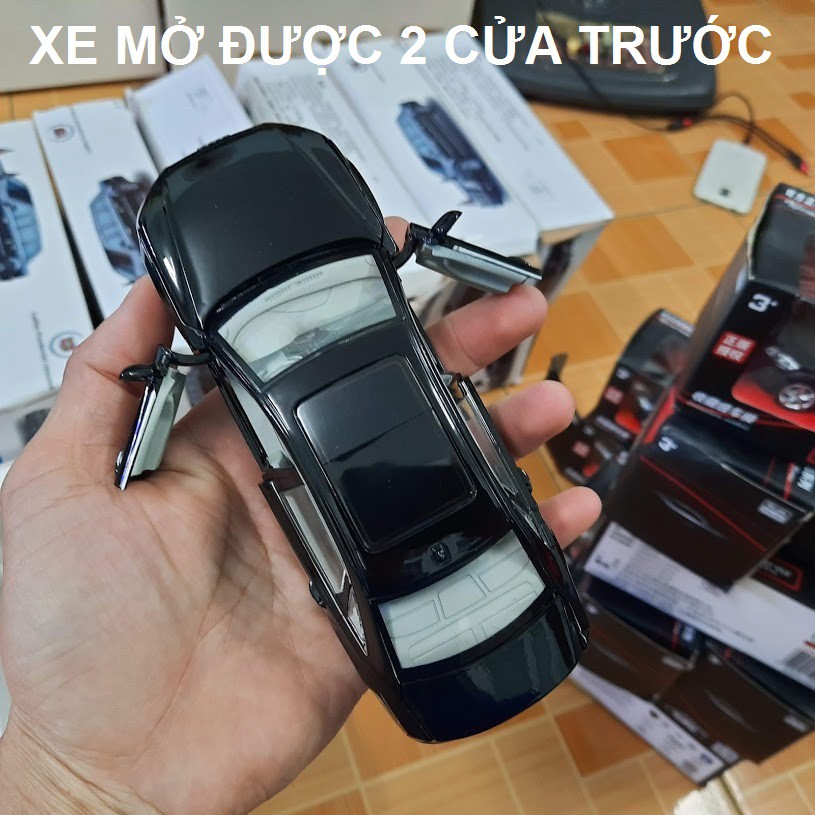 Mô hình xe ô tô Audi A8 tỉ lệ 1:32 xe mô hình bằng kim loại có âm thanh và đèn mở các cửa xe