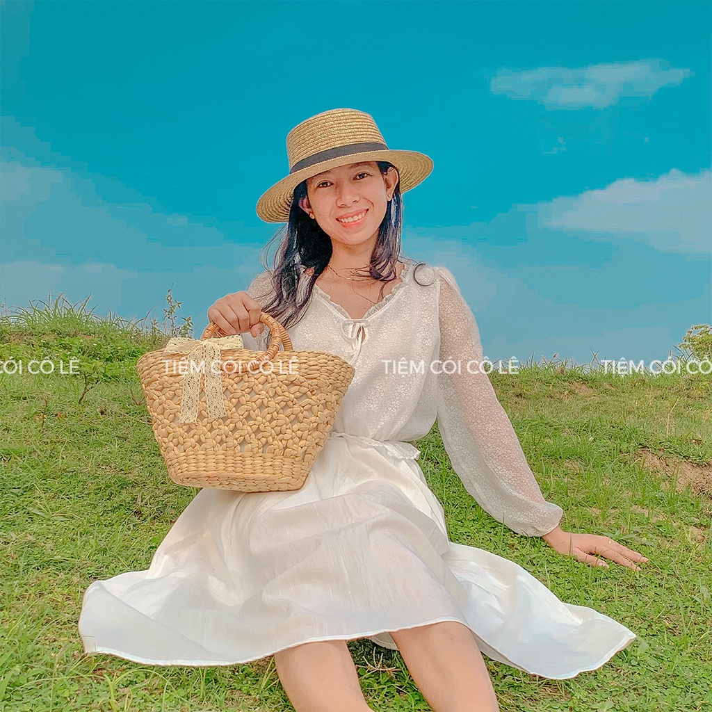 Túi lục bình hoa mai đi biển hoặc chụp áo dài, phụ kiện trang trí cắm hoa xinh - Tiệm Cói Cô Lê