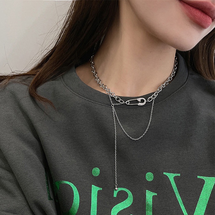 Vòng cổ Dáng Dài Phối Tua Rua Phong Cách Đường Phố Thời Trang