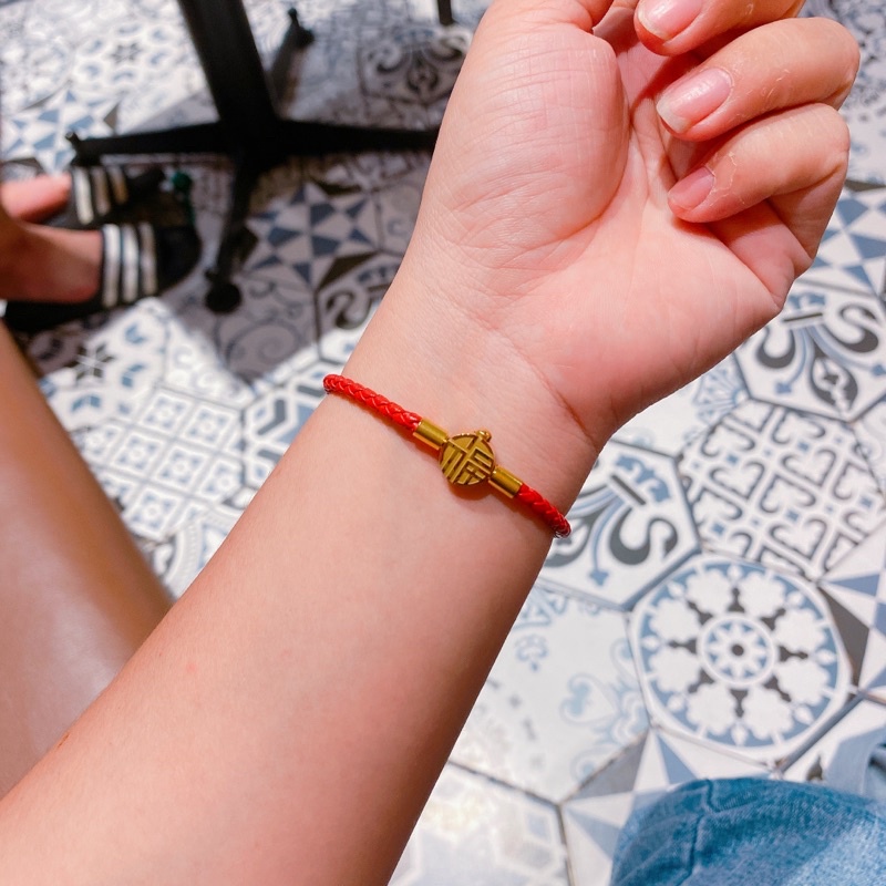 Vòng tay chỉ đỏ may mắn titan KHÔNG ĐEN - màu vàng |Nguyễn Trà Dương|