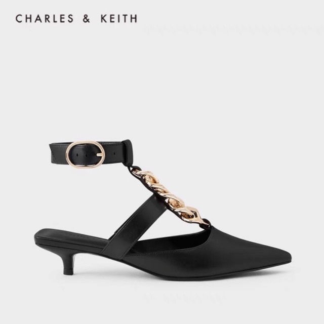 GIÀY CAO GÓT MŨI NHỌN CHARLES AND KEITH CHAIN LINK ANKLE STRAP MÀU ĐEN