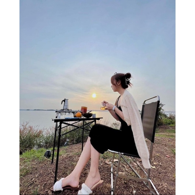Set đầm body đen lệch dây vai kèm áo khoác nude