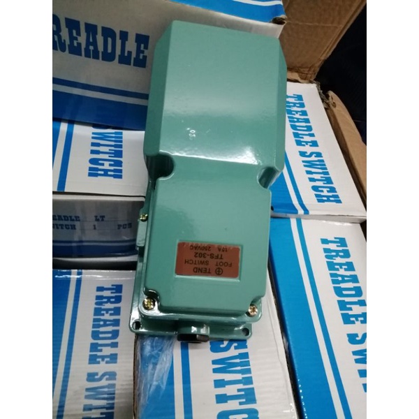 Công tắc bàn đạp chân Tfs-302-15A- 250vac