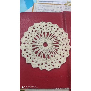 Miếng lót ly, bình hoa bằng len