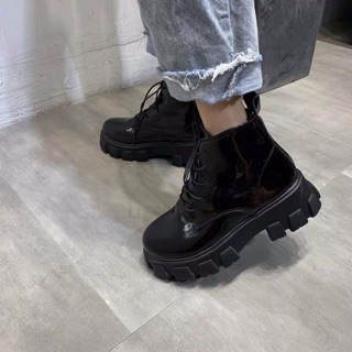 Giày boot cao cổ