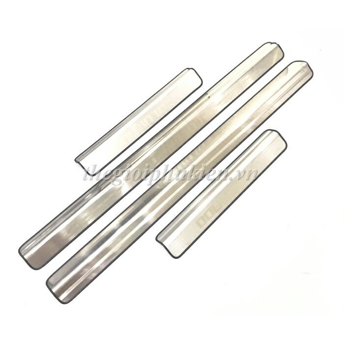 Bộ Ốp bậc, Nẹp bước chân INOX Chevrolet Colorado - Bên Ngoài (hàng cao cấp)