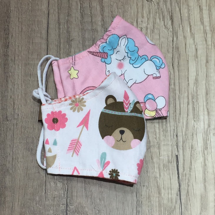 Set 2 khẩu trang handmade thoáng mát cho bé gái họa tiết pony hồng và gấu nâu xinh xắn, dễ thương