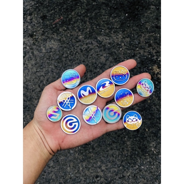 Tem Titan Tròn Dán Dè , Dán Đồng Hồ , Mặt Nạ , Biển Số, Dè v.v Size 2,8cm, Có Sẵn Keo 3M