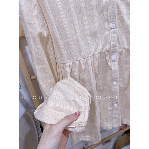 Áo Babydoll Xô Cổ V Màu Kem Kẻ Sọc Dáng Suông Hàng QC (Sẵn)