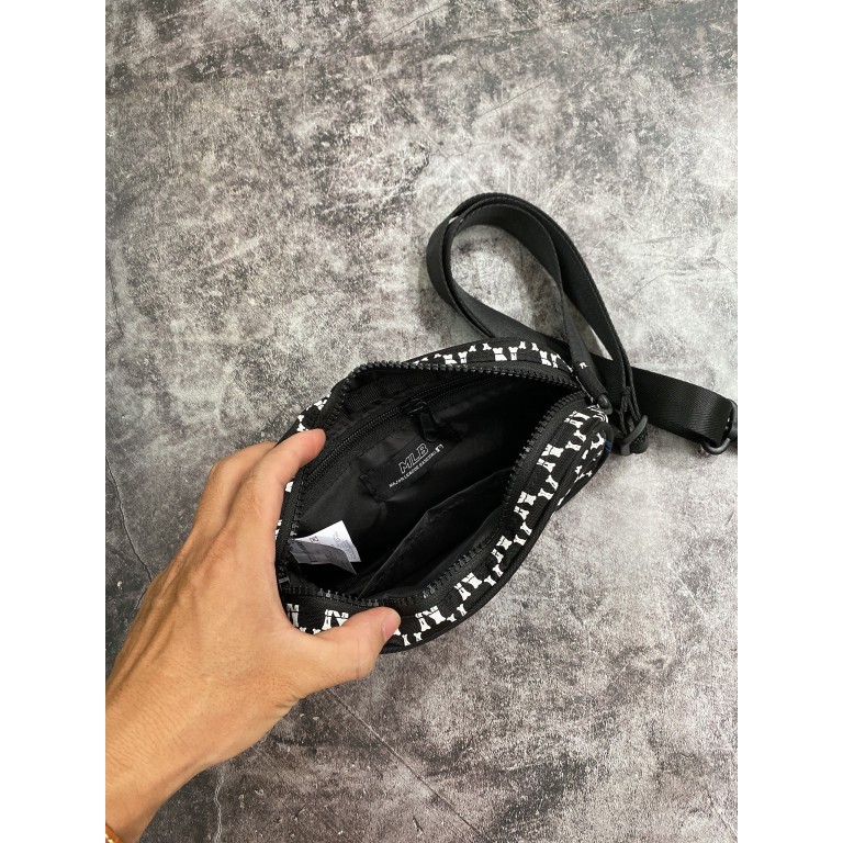 (HÀNG XUẤT XỊN) Túi đeo chéo đen B214 N//Y MONOGRAM CROSSBODY BAG BLACK Made in Viet/nam full tag