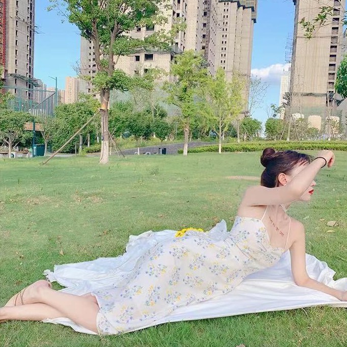 Đầm nữ hoa nhí hai dây dáng xòe midi Emilyshop