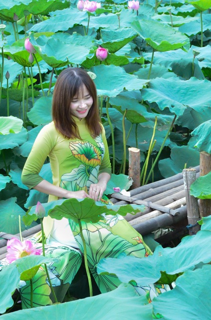 ÁO DÀI TRUYỀN THÔNG MÀU XANH LÁ MÁT MẮT-ẢNH THẬT 100%