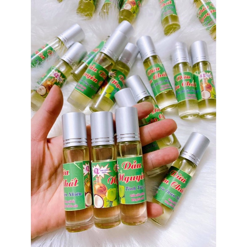 lăn môi dầu dừa nhà làm ( FREE SHIP) dưỡng môi .cấp ẩm.mềm môi .loại 10 ml.hạn sử dụng 2 năm