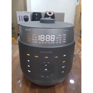 Nồi Cơm Điện Cao Tần Áp Suât Kép Cuckoo CRP-LHTR0610FW 1.08L