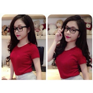 Áo thun trơn cổ tròn + tim