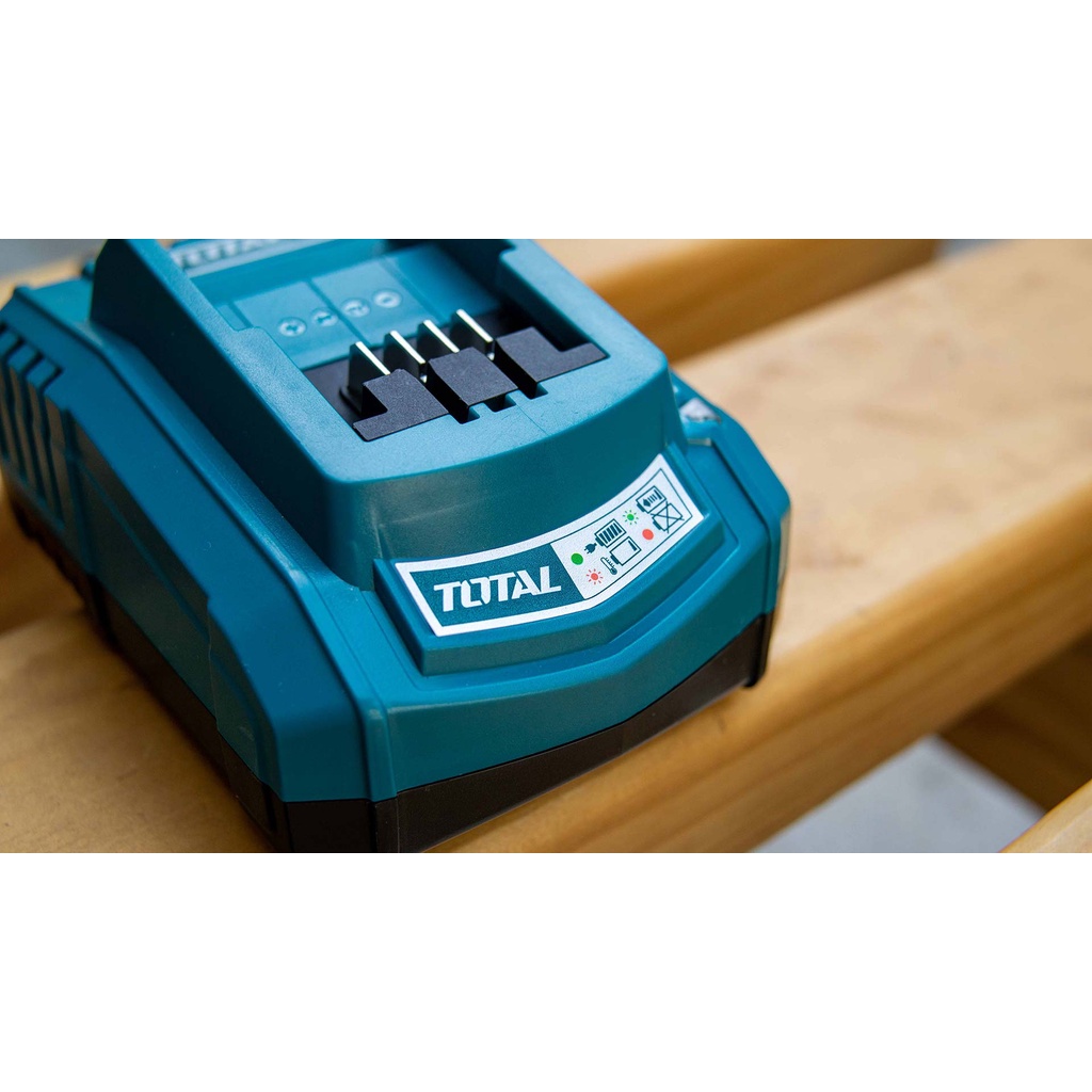 Sạc pin Lithium 20V TOTAL TFCLI2001