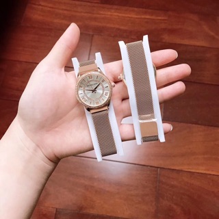 Đồng hồ dây lưới nút hít nam châm