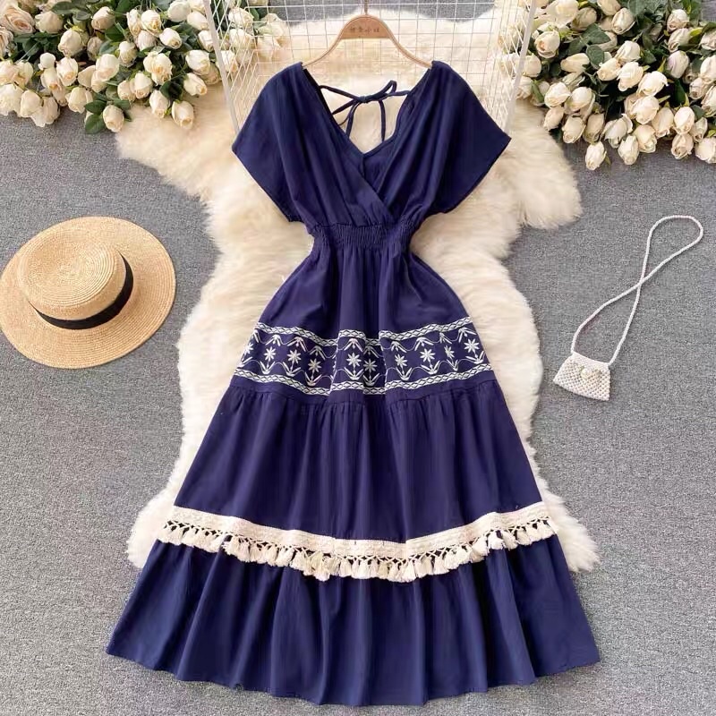 Váy đầm maxi boho thổ cẩm thêu hoa viền tua rua thắt dây đi biển đi chơi du lịch