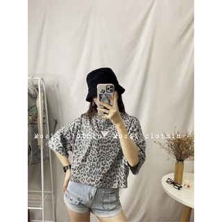 Áo croptop form rộng họa tiết da beo lạ mắt