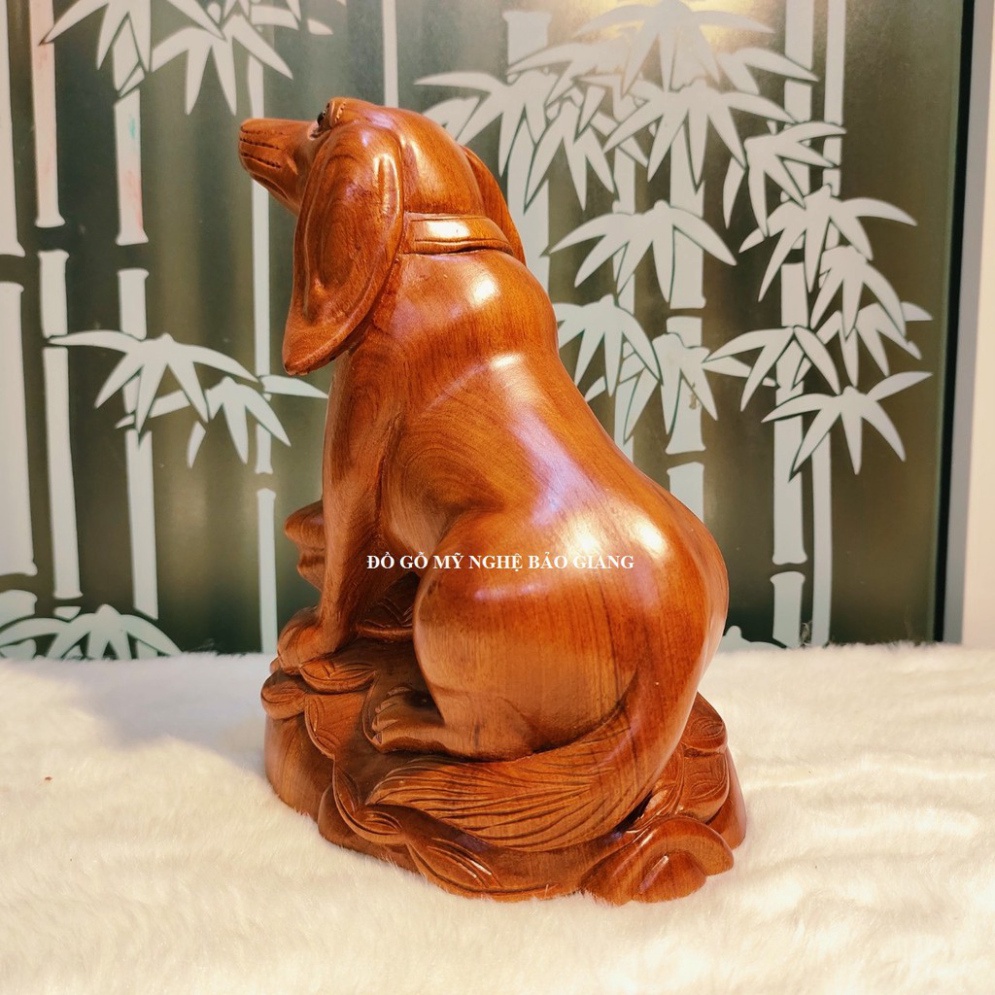 Tượng con chó gỗ hương cao 24 ngang 19 sâu 14 cm