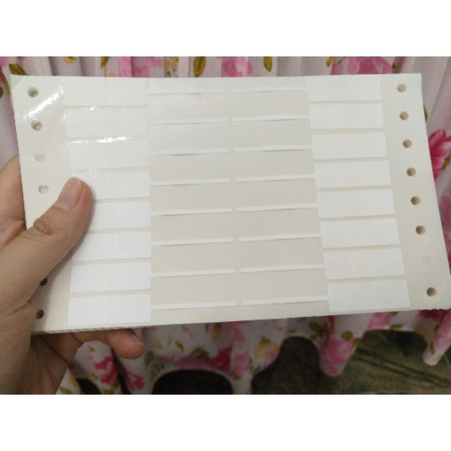 16 tem giấy chắc và dai dán vòng ,nhẫn, dây chuyền loại tốt 3cm x 1cm