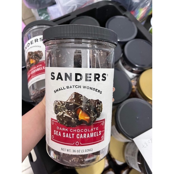 Socola Đen Tươi nhân Caramel Phủ Muối Biển Sanders Sea Salt Caramel 1.02kg- Hàng Mỹ