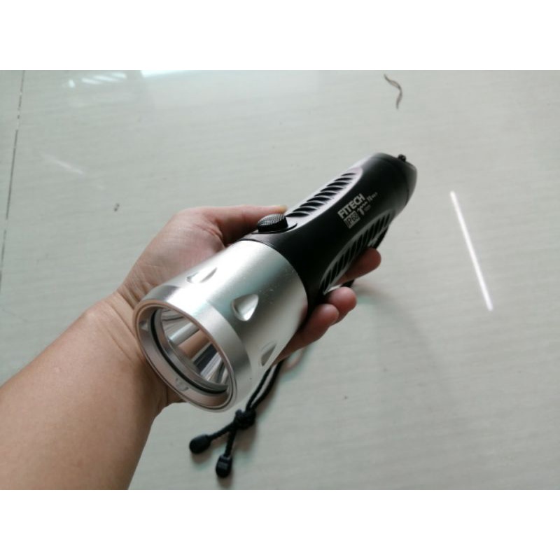 Đèn lặn biển Fitech F8 pin suốt 12h chính hãng