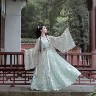 Y Phục Cổ Trang Trung Quốc Co Gi Thu Hut Người Xem