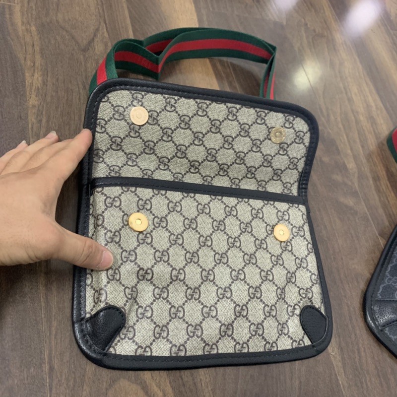 Túi Đeo Chéo Nam Nữ Da Dập Vân Chữ Monogram Xích Chéo Khoá Nam Châm/ Dây Vạch Màu Cao Cấp TC09P