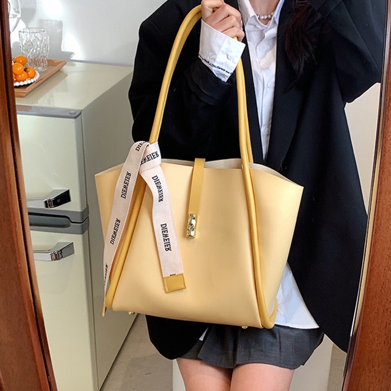 Túi đeo vai IELGY sức chứa lớn phối dây ruy băng màu sắc tương phản cho nữ