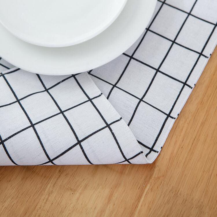 Lót bàn ăn vải kẻ nhiều mẫu hoạ tiết